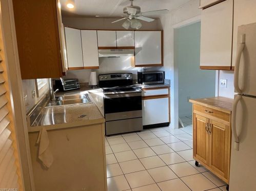 696 102 Ave, Naples FL 34108-3214 exterior