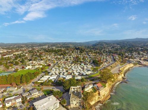 4820 Opal Cliff Dr, Capitola CA 95010-3265 exterior