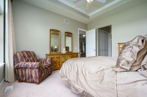 8690 Oakland Hl Cir, Kalamazoo MI 49024-5298 exterior