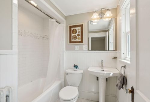 33 Massachusetts Ave, Portland ME  04106-6021 exterior