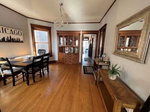 1334 Cornelia Ave, Chicago IL 60618-6035 exterior