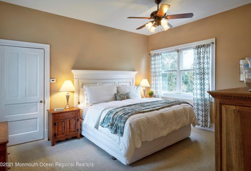 36 Little Silver Pt Rd, Little Silver NJ 07739-1732 exterior