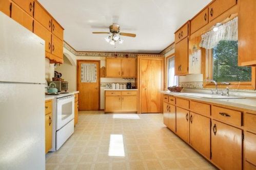 111 Elbert Dr, Canton WI 54868-2881 exterior