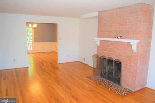 27 Abingdon St, Arlington VA  22204-1328 exterior