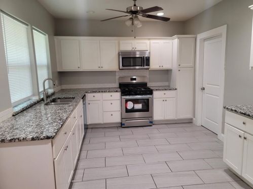 820 Crawford St, Dallas TX  75203-1619 exterior