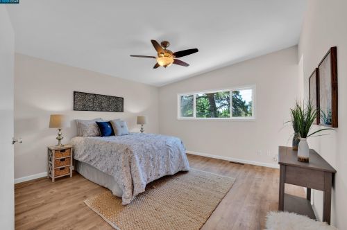 1221 Roanwood Way, Concord CA 94521-4816 exterior