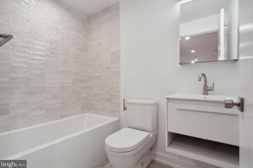 743 Cleveland St, Philadelphia PA  19146-1811 exterior