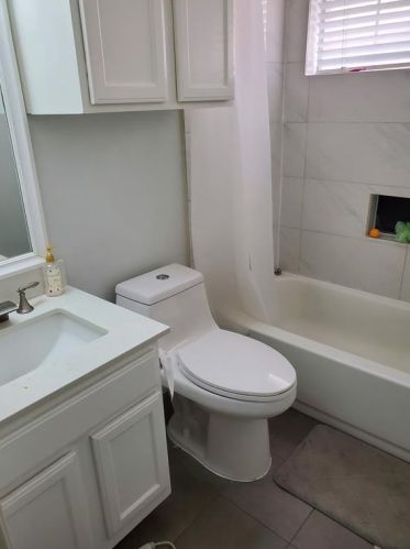 217 Moss Hill Rd, Irving TX  75063-4243 exterior