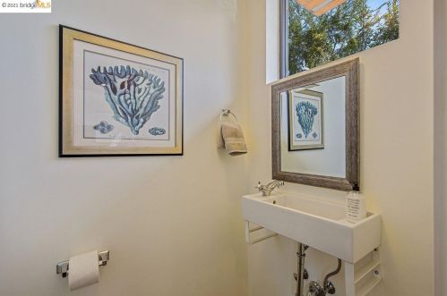 1441 Fairview St, Berkeley CA 94703-2442 exterior