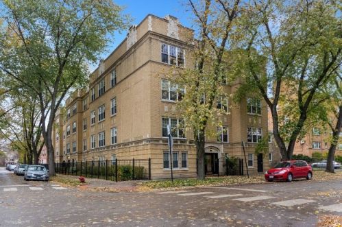 7302 Wolcott Ave, Chicago IL  60626-1796 exterior