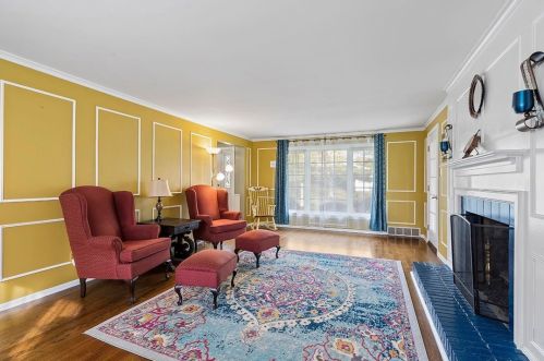 2351 Berkshire Dr, Pittsburgh PA  15241-2445 exterior