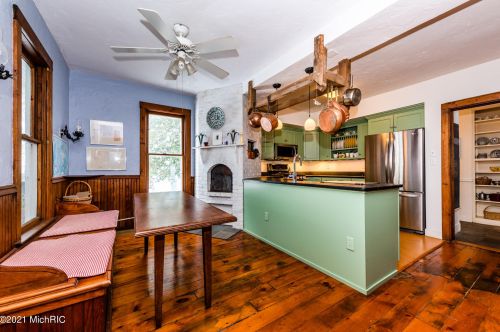 1407 Lemon Creek Rd, Berrien Springs, MI 49103-9773