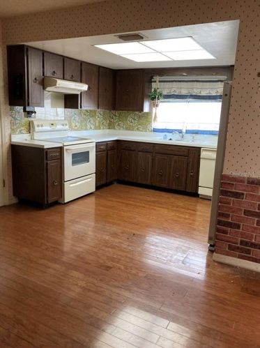 2733 Middle St, Orlando, FL 32807-6413