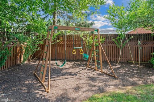 6543 Chesterfield Ave, Mc Lean VA  22101-5231 exterior