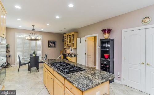 13606 Mt Prospect Dr, Rockville MD 20850-3510 exterior