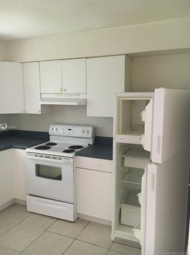 5014 Sanibel Ave, Fort Pierce FL 34951-5058 exterior