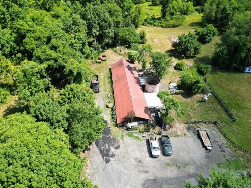 686 Route 17m, Middletown NY 10940-6757 exterior