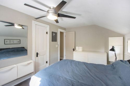 2020 Grand Ave, Kalamazoo MI 49006-4306 exterior