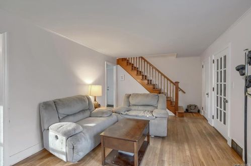 87 Mtn Ave, Middletown NY exterior