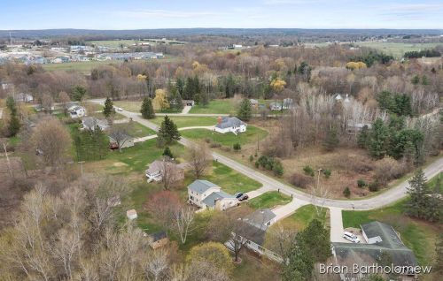 20660 Edgewood Dr, Big Rapids MI 49307-9214 exterior