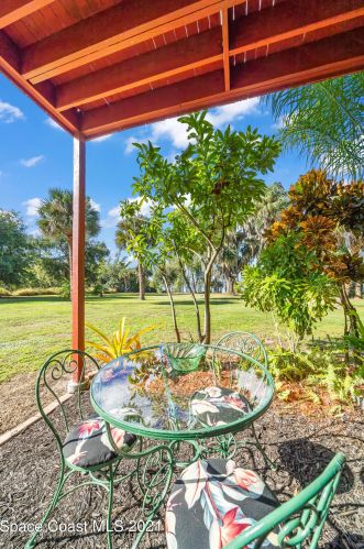 1595 Tropical Trl, Merritt Island FL 32952-5143 exterior