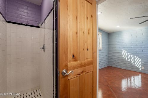 4305 Avenida Del Cazador, Tucson AZ  85718-7065 exterior