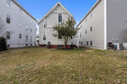 113 Oakland Ave, Providence RI 02908-3632 exterior