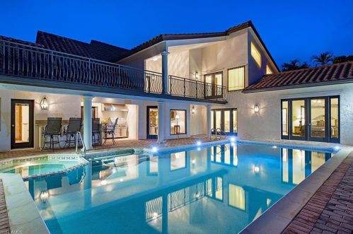 277 Mermaids Bight, Naples, FL 34103-3577