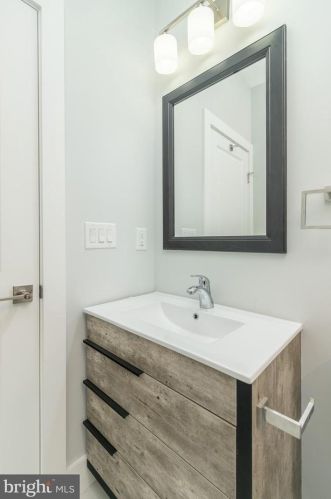 1720 22nd St, Philadelphia PA 19145-1943 exterior