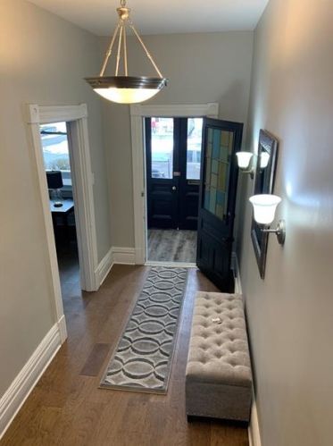 517 Lorenz Ave, Pittsburgh, PA 15220-5716