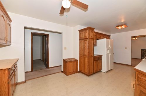 4870 37th St, Milwaukee WI  53221-2570 exterior