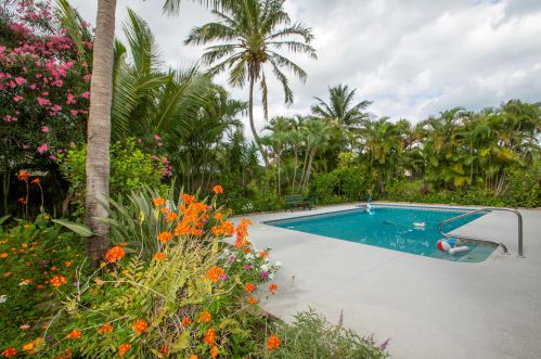 1664 Thumb Point Dr, Fort Pierce FL  34949-3529 exterior