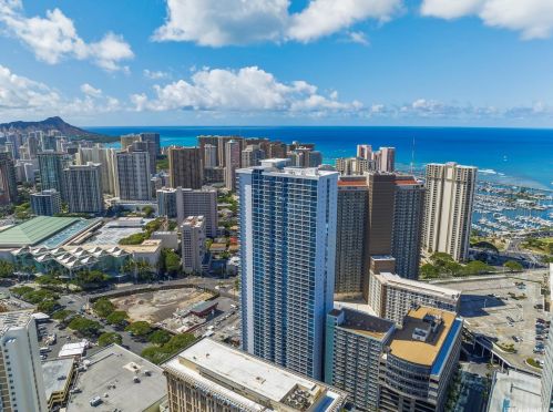 1631 Kapiolani Blvd, Honolulu HI  96814-4718 exterior