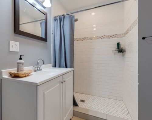 7440 Yates Blvd, Chicago IL 60617-4970 exterior