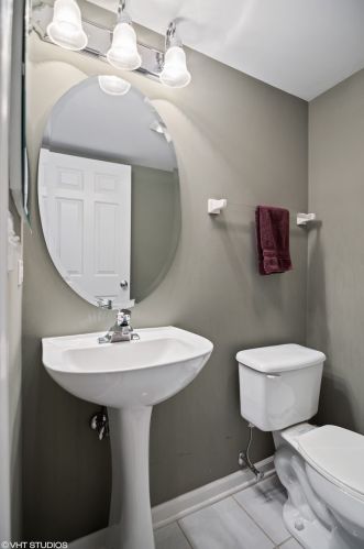 3260 Washtenaw Ave, Chicago IL  60618-5971 exterior