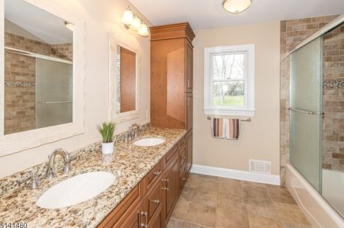 10 Greensview Dr, Scotch Plains NJ 07076-2708 exterior