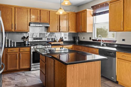 3824 Ml Rd, Joliet IL 60433-2865 exterior