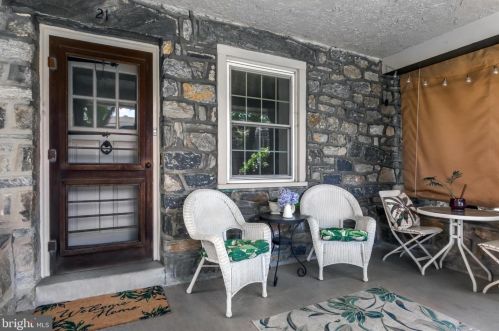 21 Chatham Rd, Ardmore, PA 19003-3203