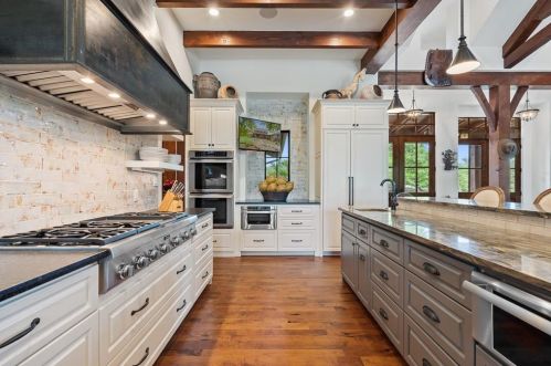 17117 Flagler Dr, Austin TX 78738-7610 exterior