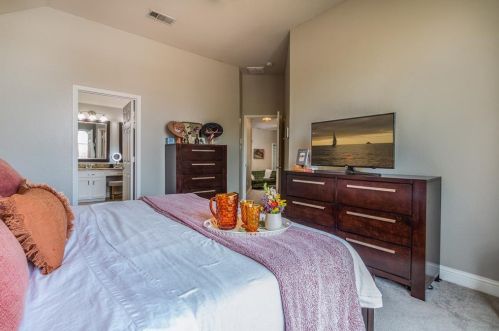 5605 Grn Holw Ln, Frisco TX 75056-3744 exterior