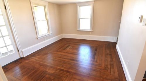 18 Louise St, Woonsocket, RI 02895-6642