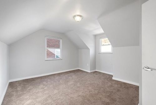 4125 Gladstone St, Pittsburgh PA 15207-1423 exterior