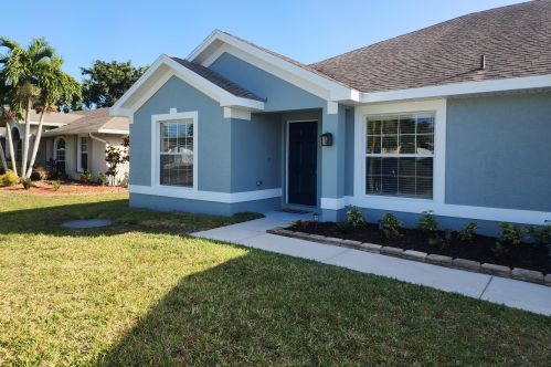 1161 Clifton Ln, Fort Pierce FL  34983-3201 exterior