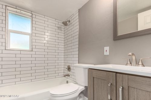 7017 Calle Orion, Tucson AZ  85710-5451 exterior