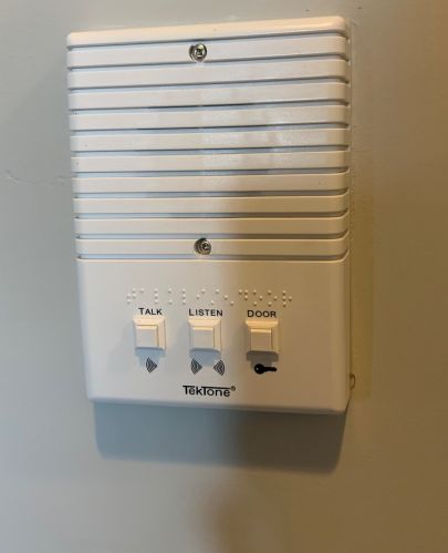 2007 Hutchinson St, Chicago IL 60618-3023 exterior