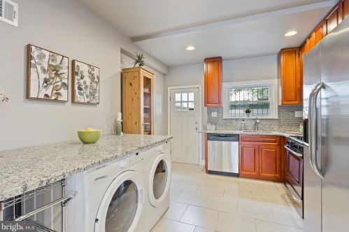 1312 17 St, Philadelphia PA 19121-5024 exterior