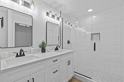 4227 Covey Cir, Naples FL 34109-2501 exterior