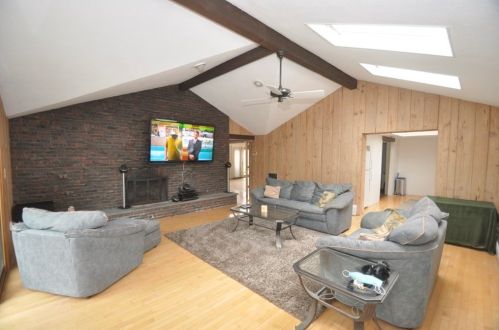 99 Dayton St, Danvers, MA 01923-1016