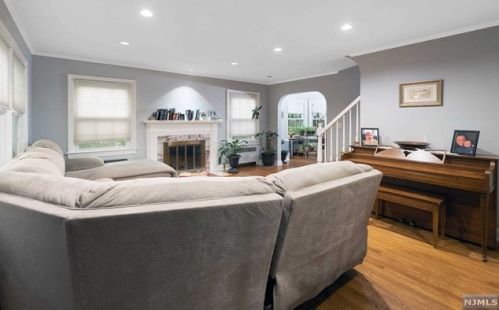 1084 Trafalgar St, Teaneck NJ  07666-1928 exterior