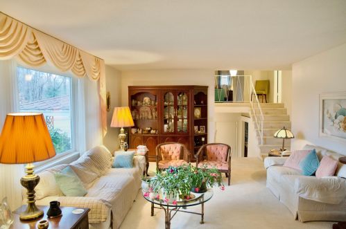 1252 Edinborough Dr, Meskegon MI 49441-5326 exterior